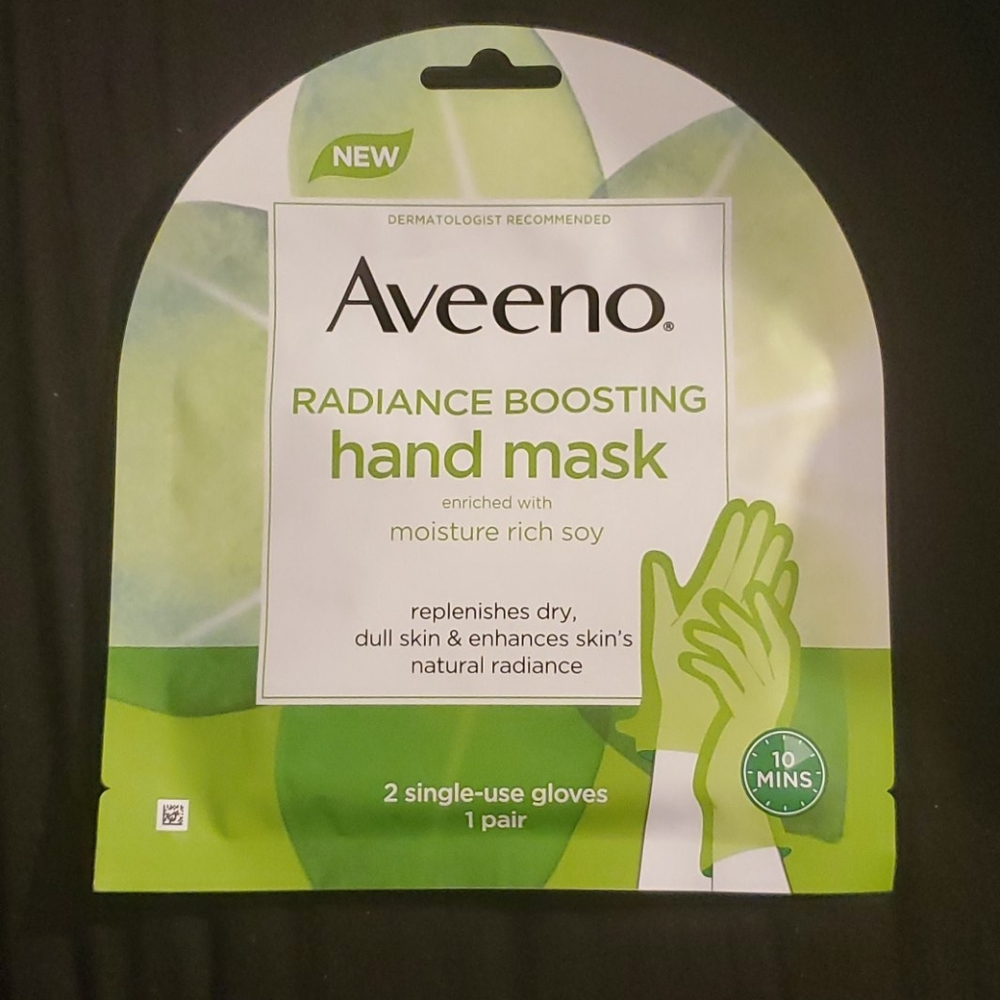 Aveeno Radiance Boosting Hand Mask